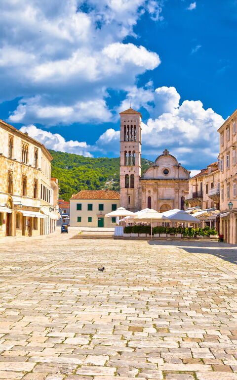 Hvar: vad man ska se och vad man ska göra