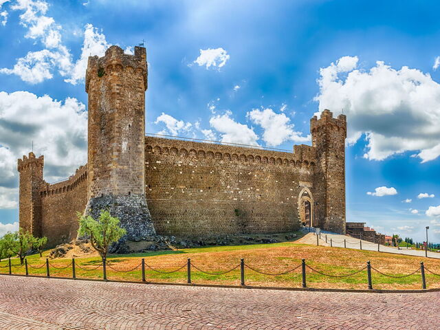 Montalcino, Brunello vin, historia och konst