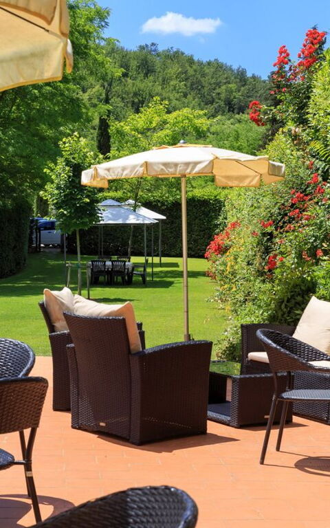 Palazzo a Greve: Sommar, Utomhus