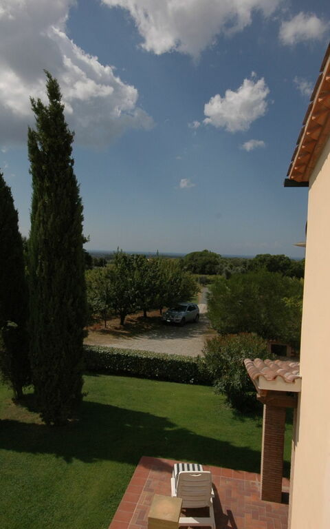 Poderino: Exteriör, Utomhus