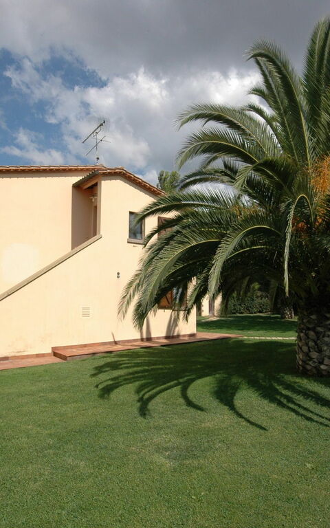 Poderino: Exteriör, Trädgård, Utomhus