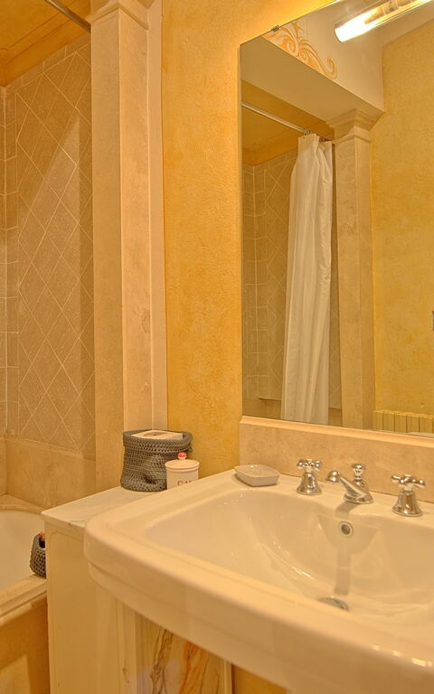 Castello Leopoldo: Badrum