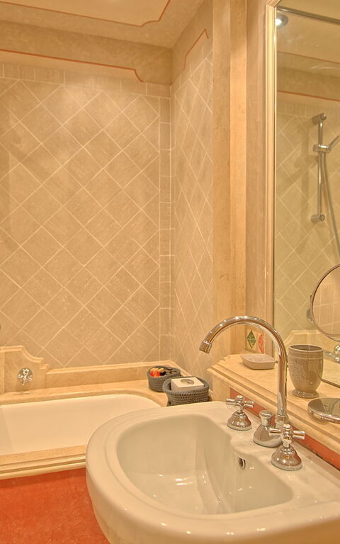 Castello Leopoldo: Badrum