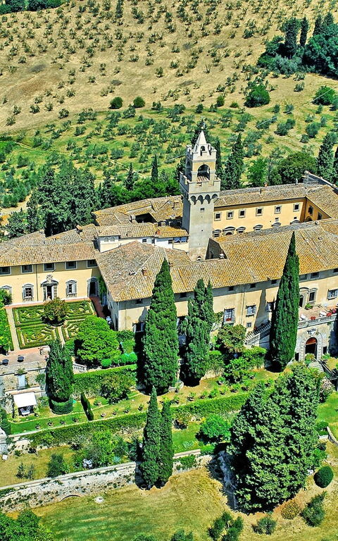 Montegufoni: Exteriör, Utomhus, Visningar