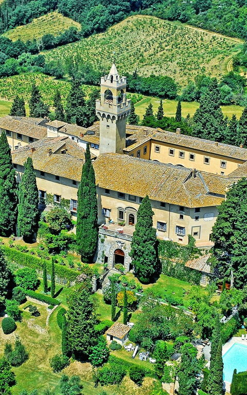 Montegufoni: Exteriör, Utomhus, Visningar