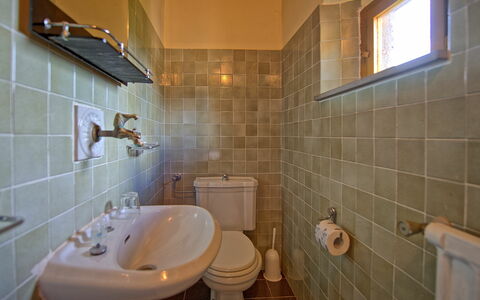 Semesterboende Montegufoni 23: Badrum