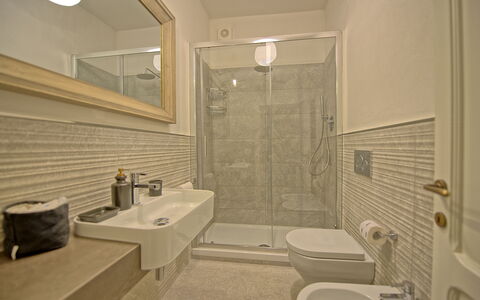 Semesterboende Montegufoni 18: Badrum