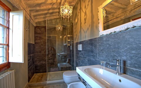 Semesterboende Acciaioli 14: Badrum