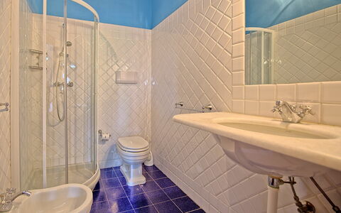 Semesterboende Acciaioli 4: Badrum