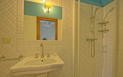 Semesterboende Acciaioli 4: Badrum