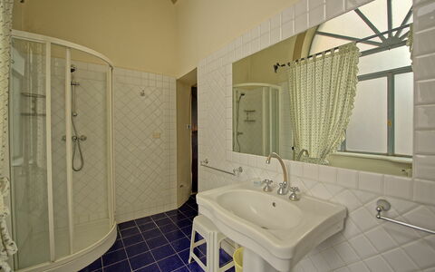 Semesterboende Montegufoni 7: Badrum