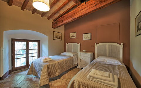 Semesterboende Montegufoni 19b: sovrum