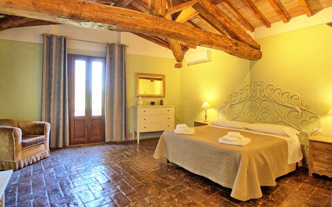 Semesterboende Montegufoni 29: sovrum