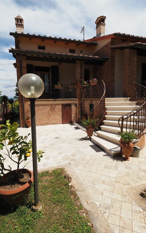 Casa Spina: Exteriör, Utomhus