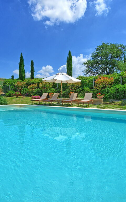 Castelmuzio: slå samman