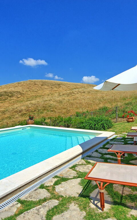 Castelmuzio: slå samman