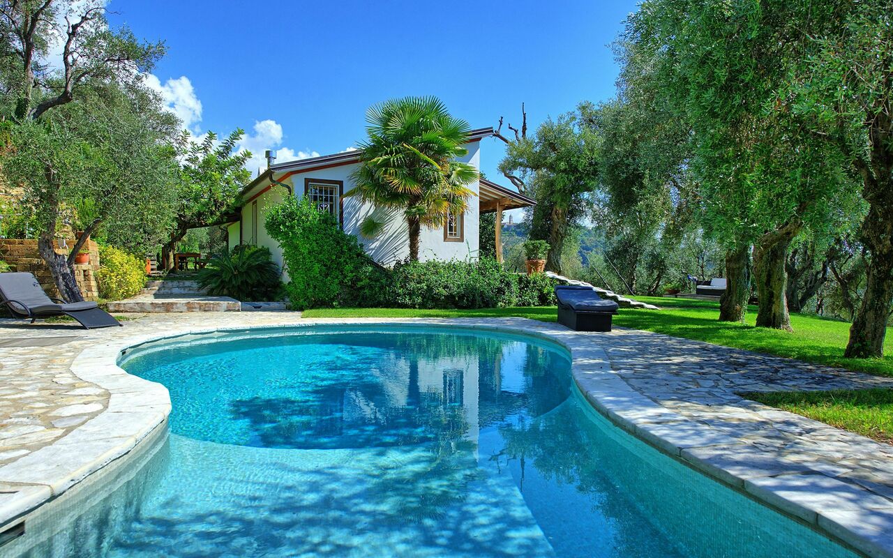 Villa Oliveta: slå samman, Sommar