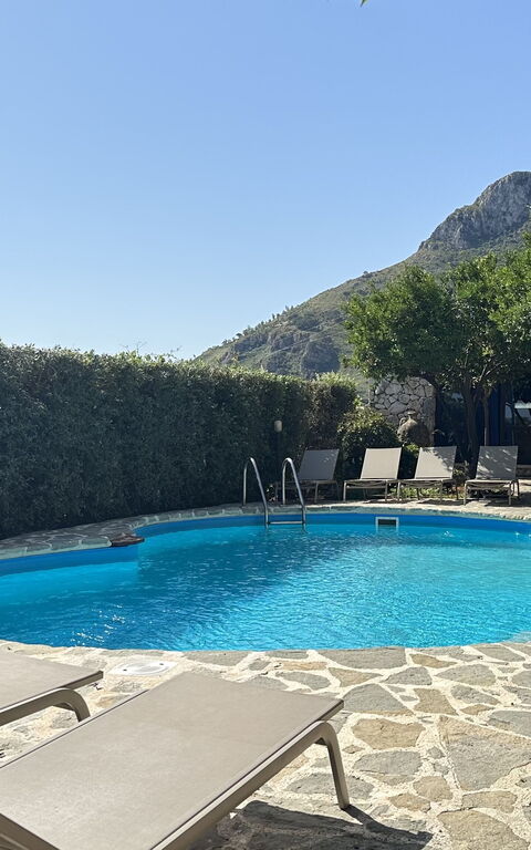 Castellammare: Exteriör, slå samman