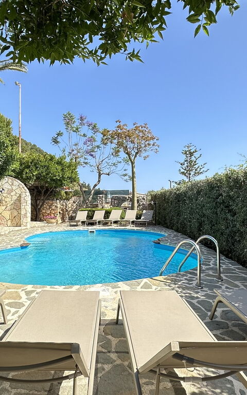 Castellammare: Exteriör, slå samman