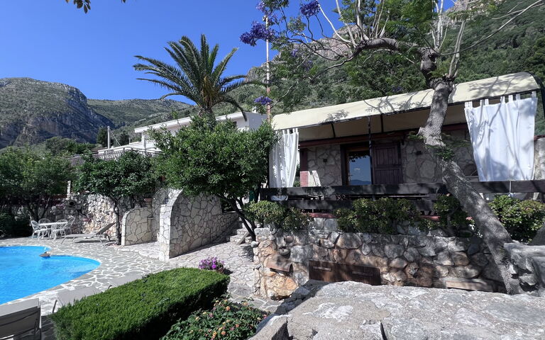 Castellammare: Exteriör, slå samman, Trädgård