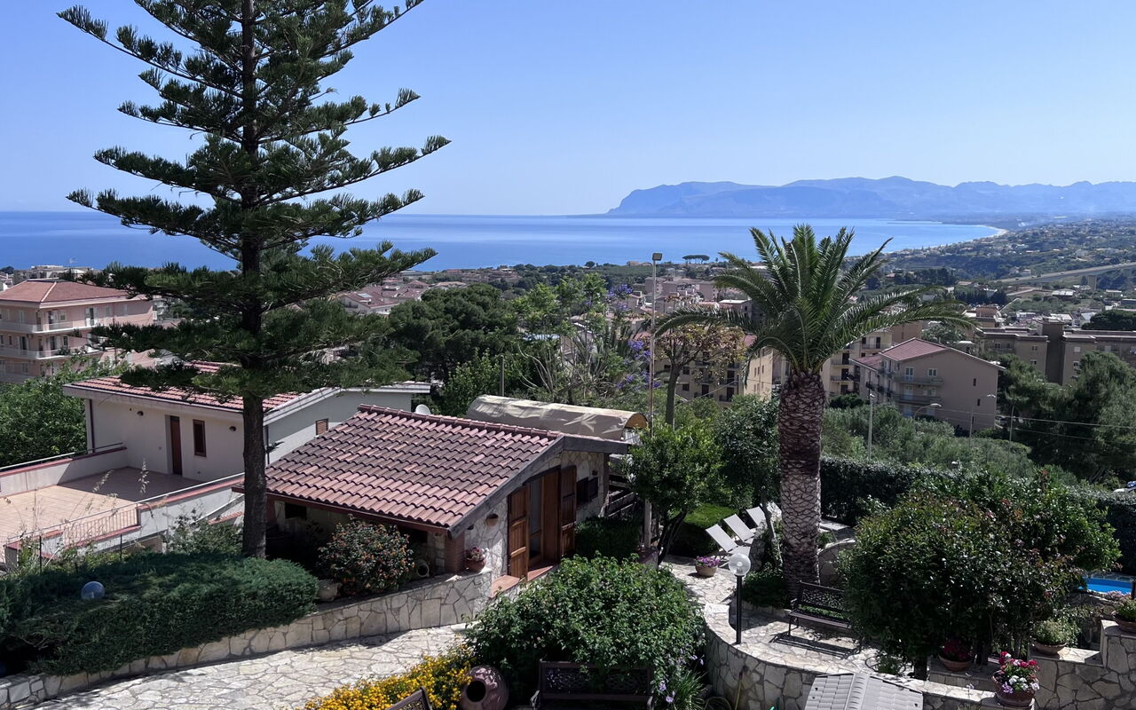 Castellammare: Exteriör, Visningar