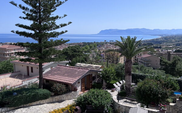 Castellammare: Exteriör, Visningar