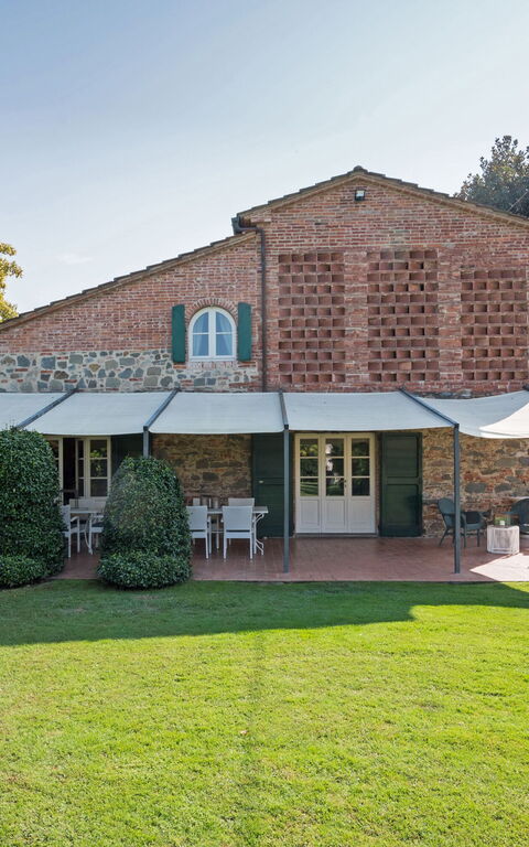 Villa Fontine: Trädgård, Utomhus