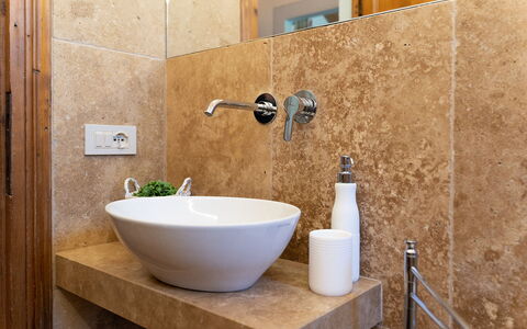 Semesterboende Montelopio 1: Badrum