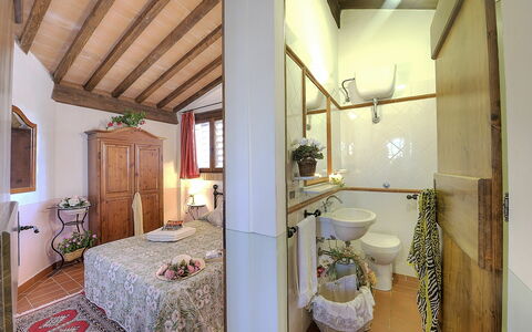 Semesterboende Montelopio 6: Badrum, sovrum