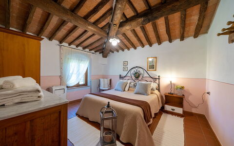 Semesterboende Montelopio 8: sovrum