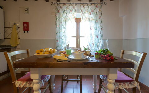 Semesterboende Montelopio 7: Kök, Lunchrum, Vardagsrum