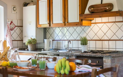 Semesterboende Montelopio 4: Kök, Lunchrum, Vardagsrum