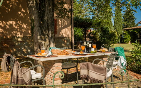 Semesterboende Montelopio 4: Trädgård, Utomhus