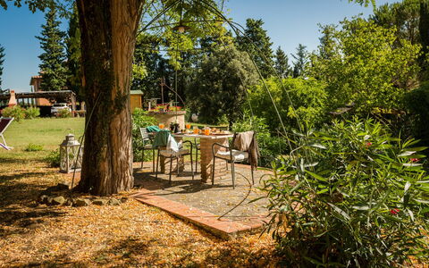 Semesterboende Montelopio 4: Trädgård, Utomhus