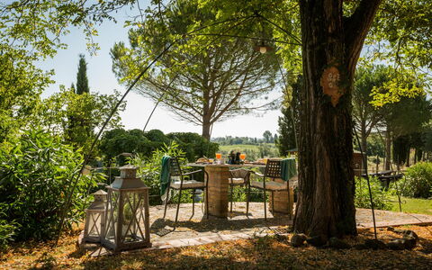 Semesterboende Montelopio 4: Trädgård, Utomhus