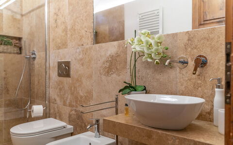 Semesterboende Montelopio 2: Badrum