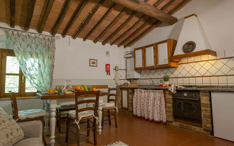 Semesterboende Montelopio 8: Kök, Lunchrum, Vardagsrum