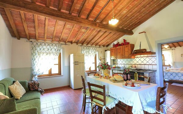 Semesterboende Montelopio 4: Kök, Lunchrum