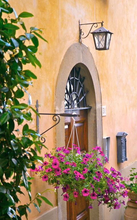 Santo Agostino: Exteriör, Utomhus