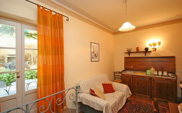 Semesterboende Santo Agostino Glicine: Kök, Lunchrum, Vardagsrum