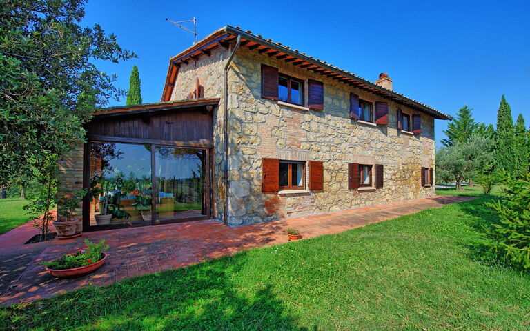 Casale Giulio: Exteriör, Utomhus