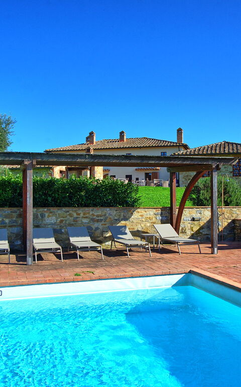 Fornacino: Exteriör, slå samman, Utomhus