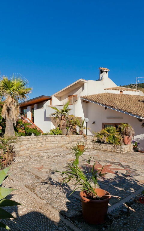 Villa Erice: Trädgård