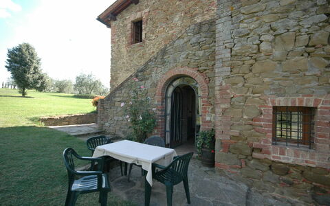 Semesterboende Orietta 2: Exteriör, Utomhus