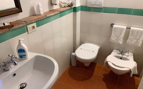 Semesterboende Le Fonti 1: Badrum