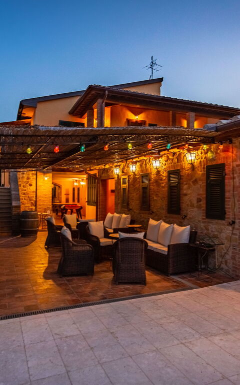 Villa Amadeo: Exteriör, Utomhus