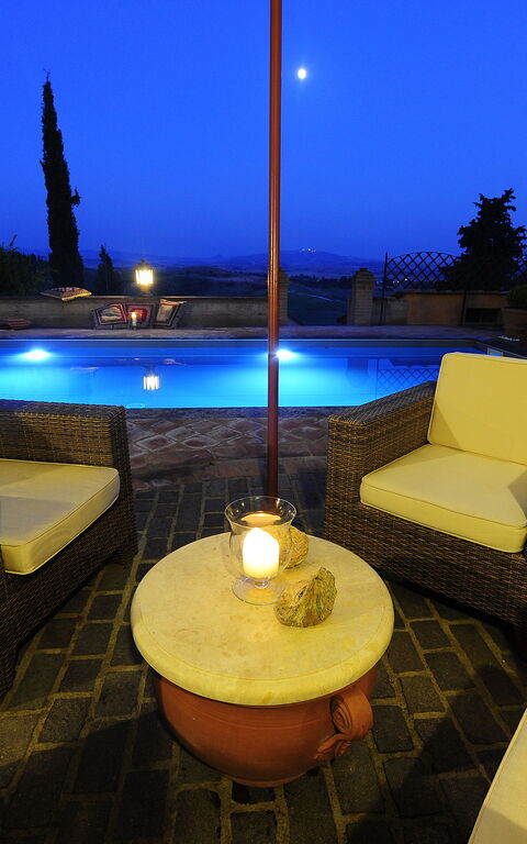 Villa Angelica: Exteriör, slå samman, Utomhus