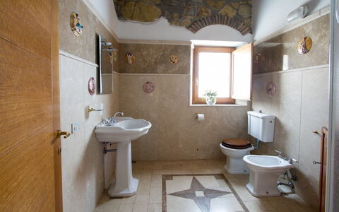 Semesterboende Fontana 1: Badrum