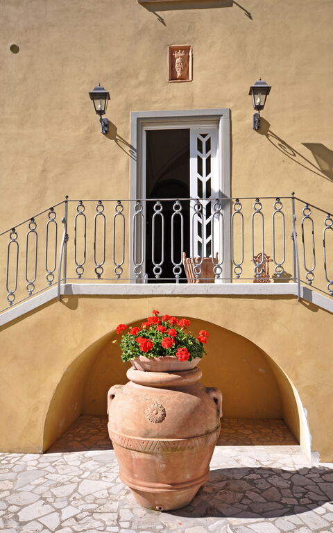 Dante: Exteriör, Lunchrum