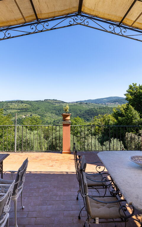 Casa Vania: Utomhus, Visningar